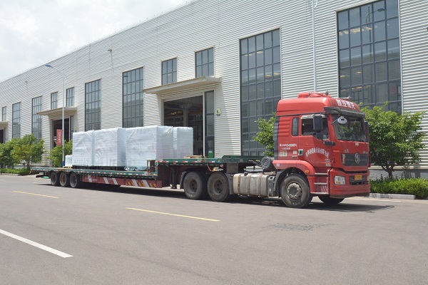 華全出口多臺(tái)靜音發(fā)電機(jī)